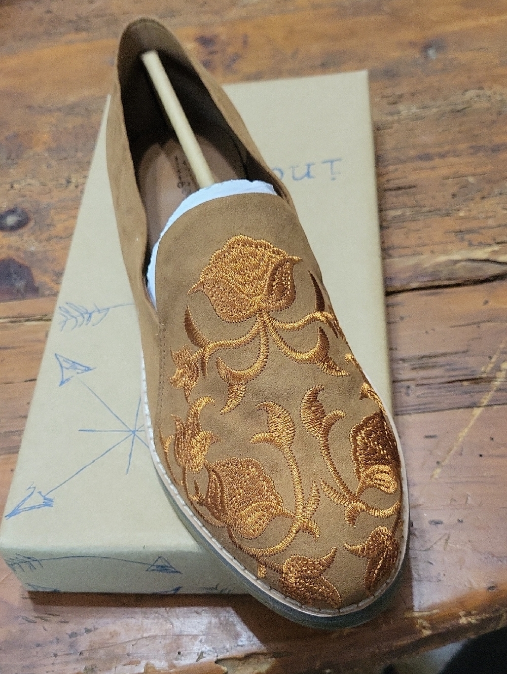 Vintage Indigo Rd. Hanily Embroidered Loafers